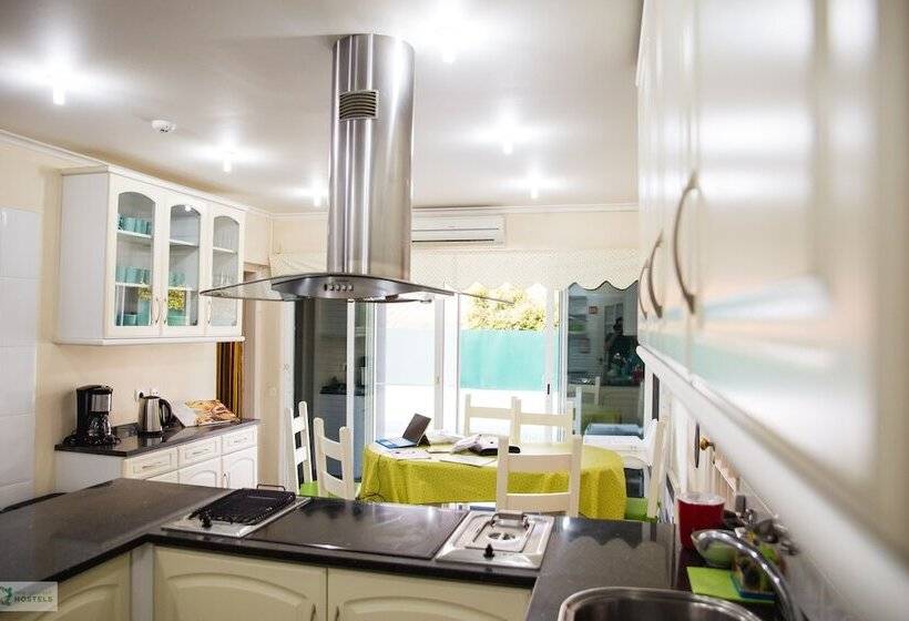 Help Yourself Hostels  Carcavelos Coast