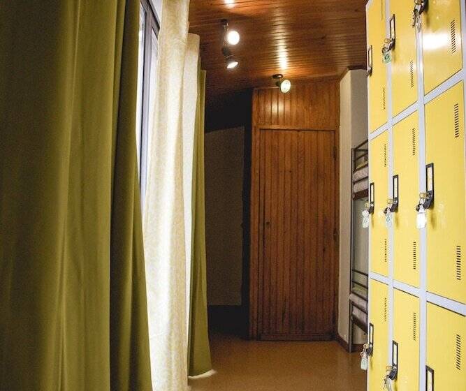 Help Yourself Hostels  Carcavelos Coast