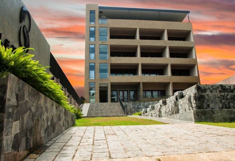 酒店 Ballena Regency