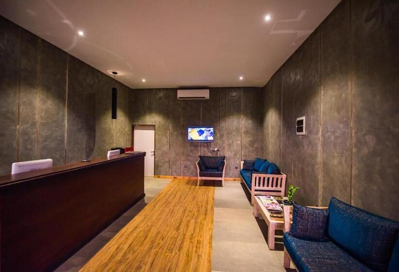 酒店 Ballena Regency