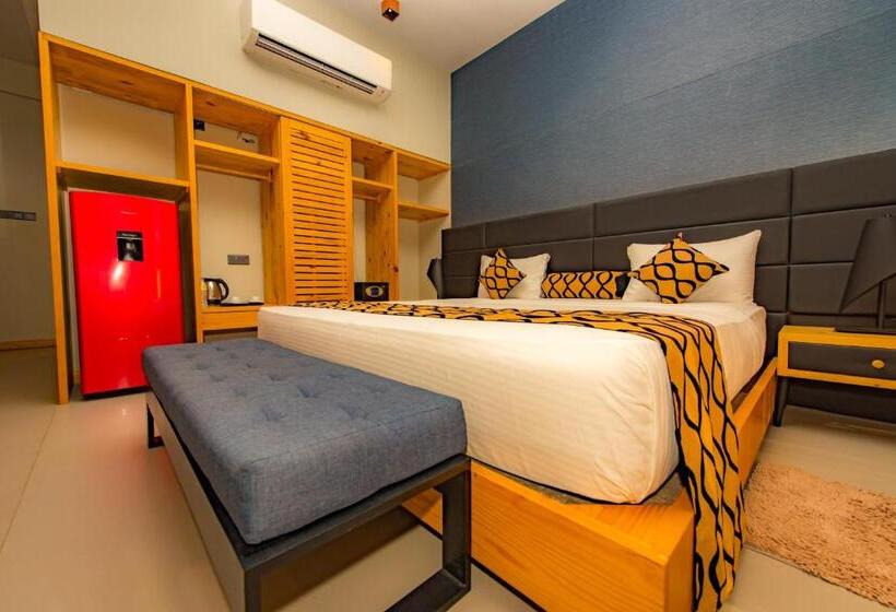 酒店 Ballena Regency