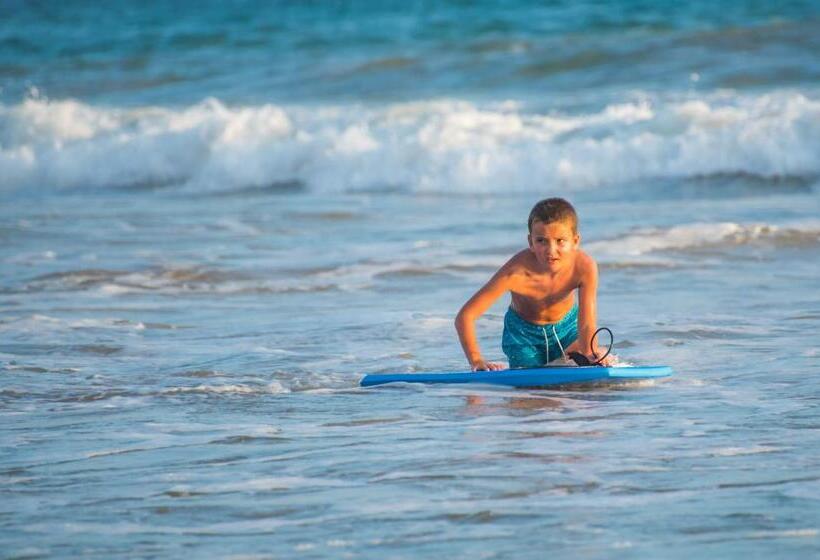 酒店 Ballena Regency