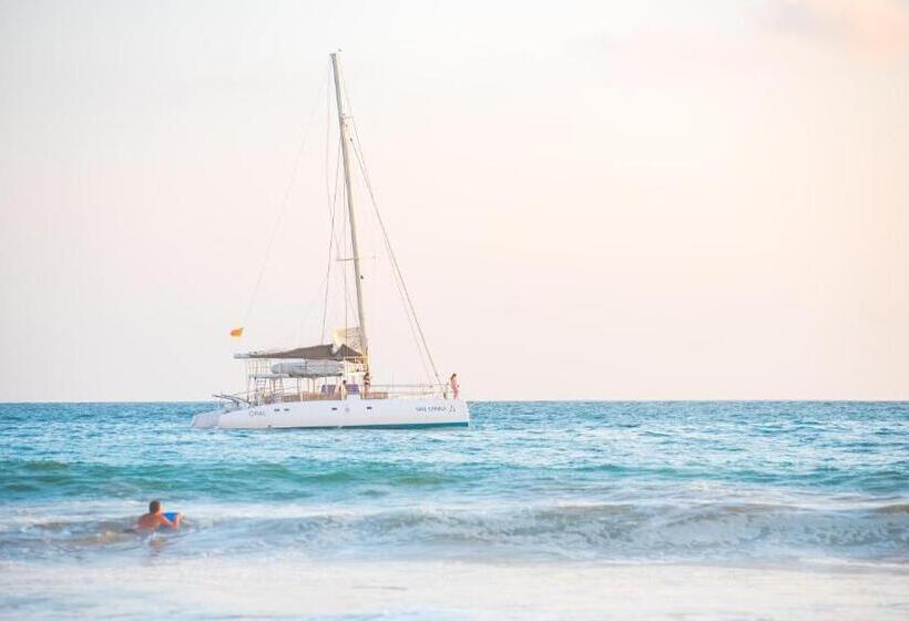 酒店 Ballena Regency