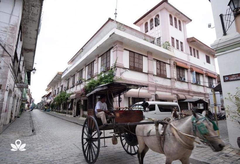 هتل Cordillera Inn