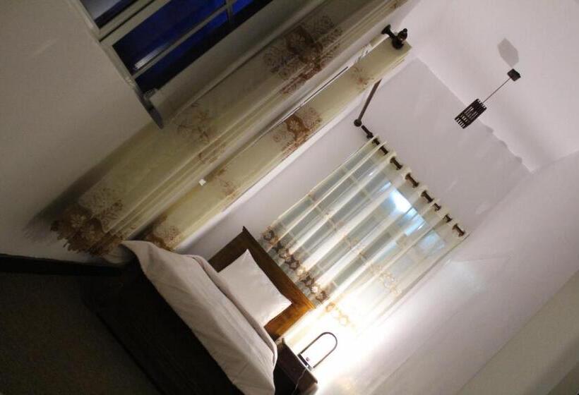 فندق Dewdrops At Lake Gregory