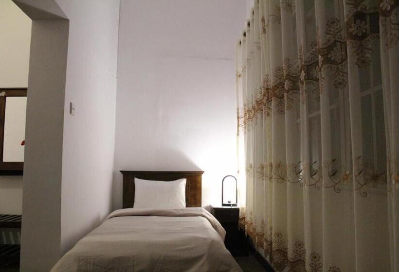 فندق Dewdrops At Lake Gregory