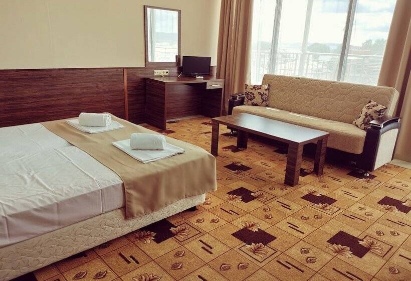 هتل Hostel Coral City