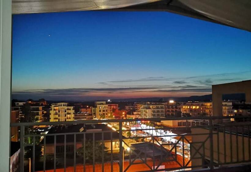 هتل Hostel Coral City