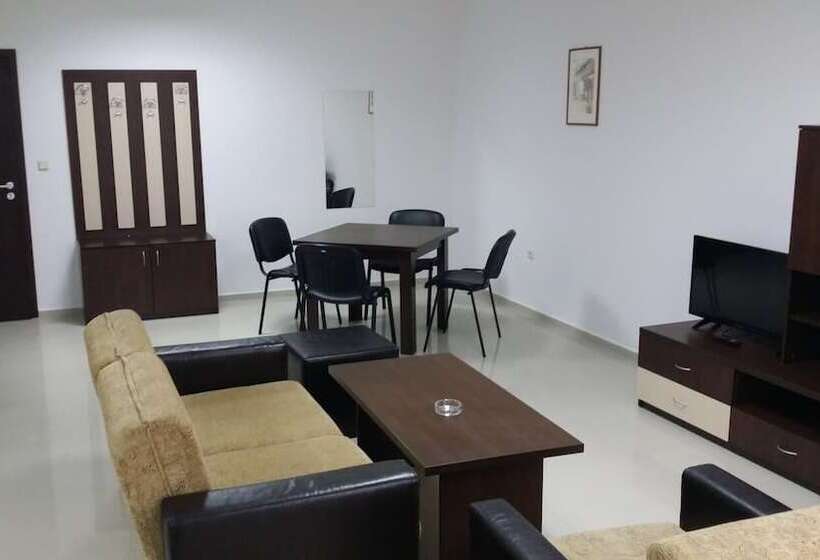 בית מלון כפרי Hostel Coral City