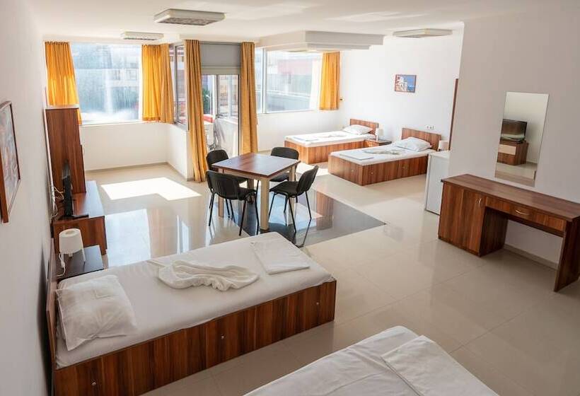 בית מלון כפרי Hostel Coral City