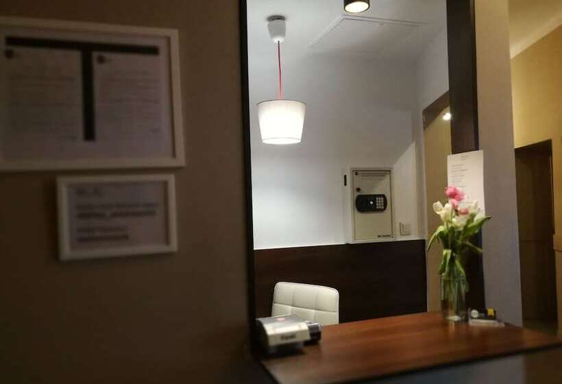 هتل Sentral Apartments