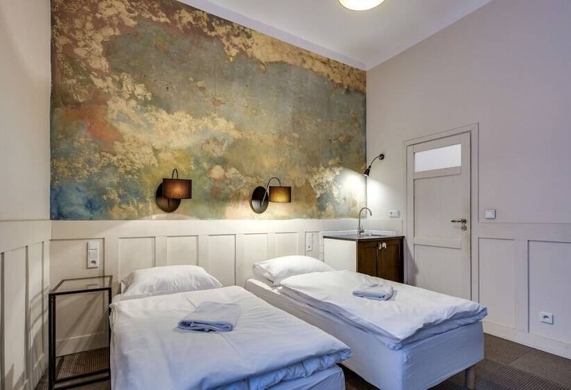 هتل Sentral Apartments