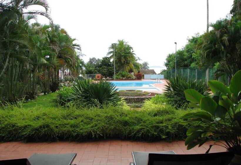 فندق Mersing Merlin Inn