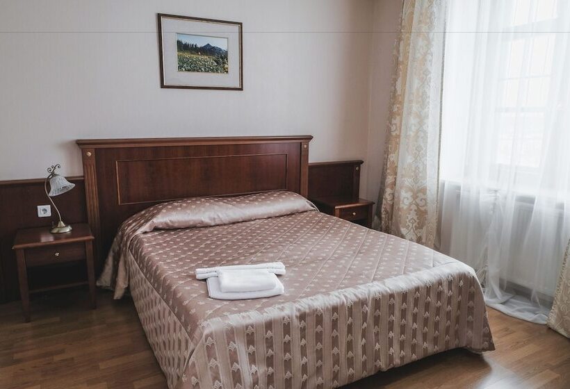 فندق Polyarnaya Zvezda