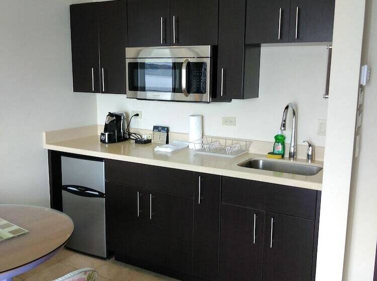 Marina Papagayo Suites