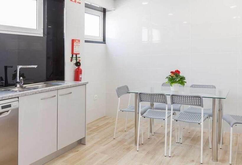 펜션 Central Suites