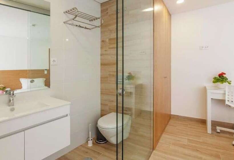 펜션 Central Suites