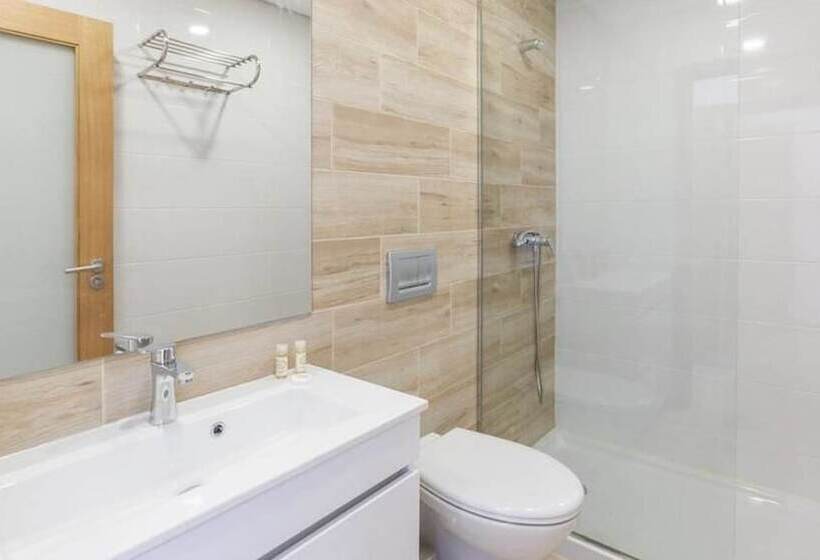 펜션 Central Suites