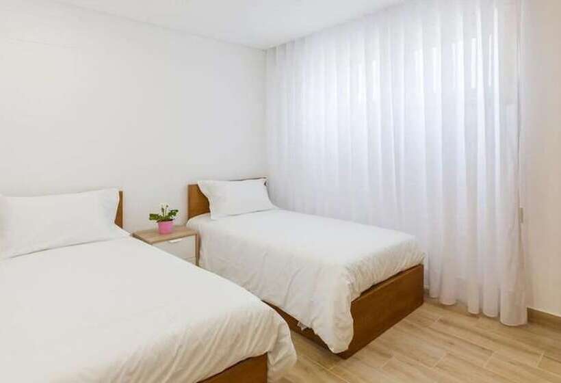 펜션 Central Suites