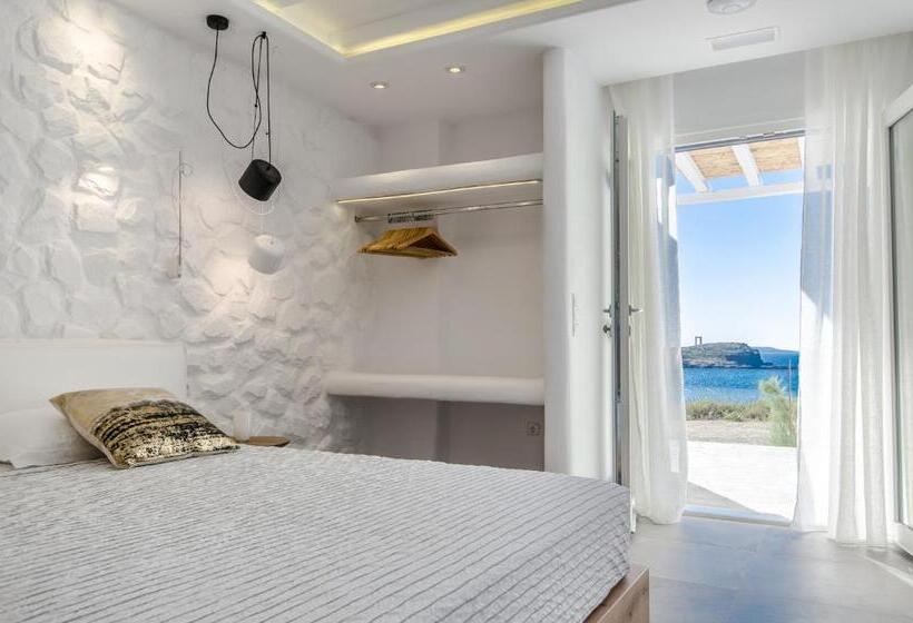 Пансион Cyano Suites