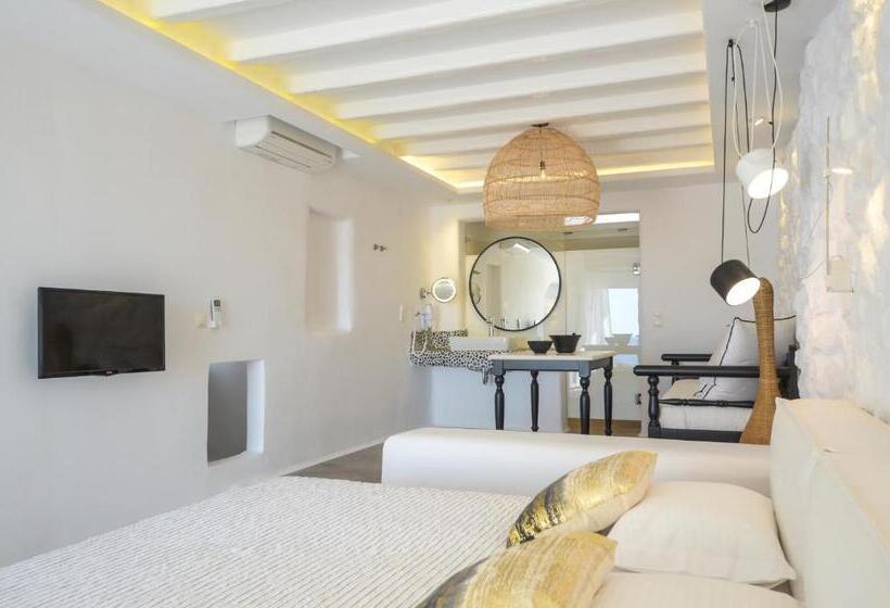 Пансион Cyano Suites