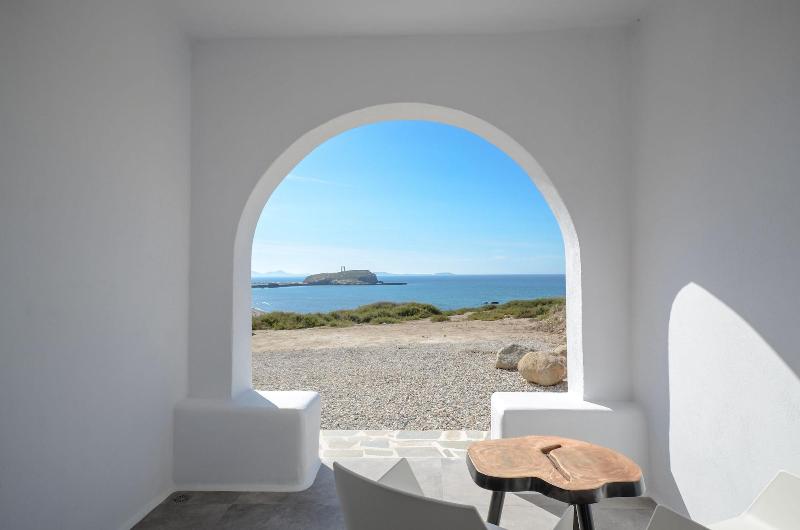 Пансион Cyano Suites