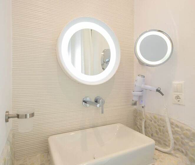 Пансион Cyano Suites