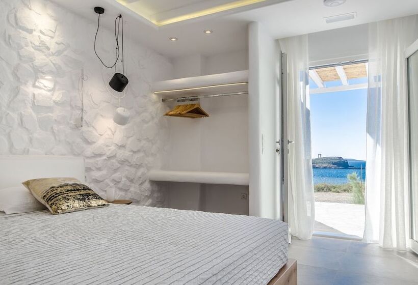 Пансион Cyano Suites