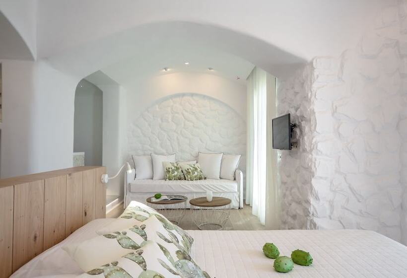 Пансион Cyano Suites