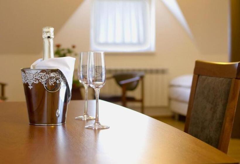 پانسیون Czerwone Wierchy   Sauna I Jacuzzi Wliczone W Cenę Pobytu!