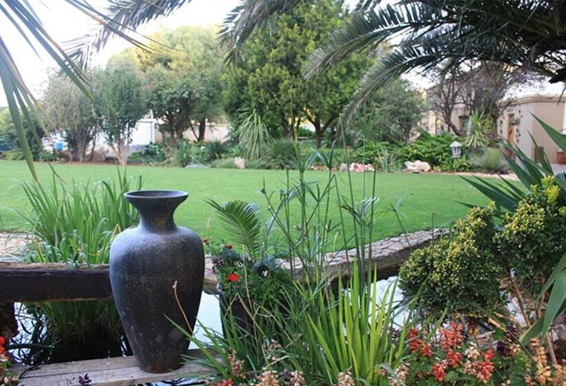 بنسيون The Stables Guest House