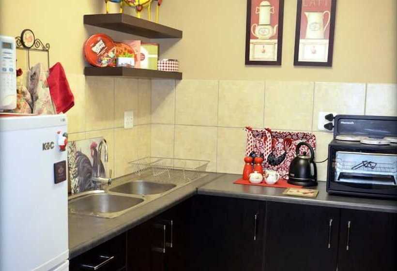 بنسيون The Stables Guest House