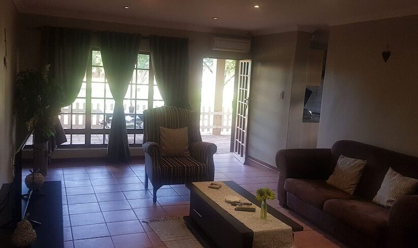 بنسيون The Stables Guest House