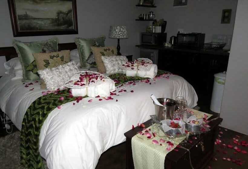 بنسيون The Stables Guest House