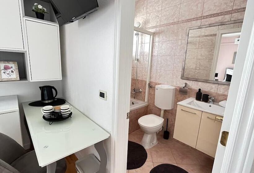 ペンション Guesthouse čivljak