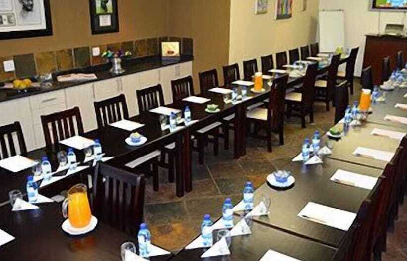 פנסיון Ikhanda Guesthouse