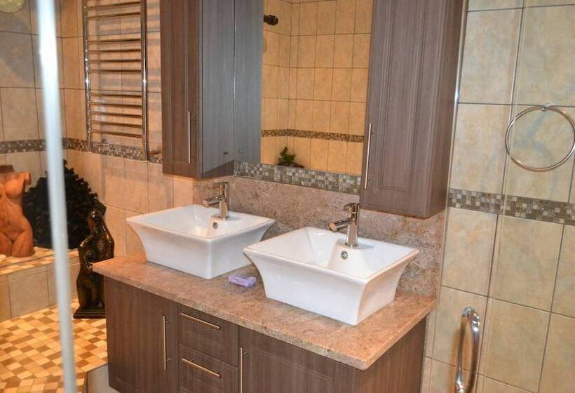 פנסיון Ikhanda Guesthouse