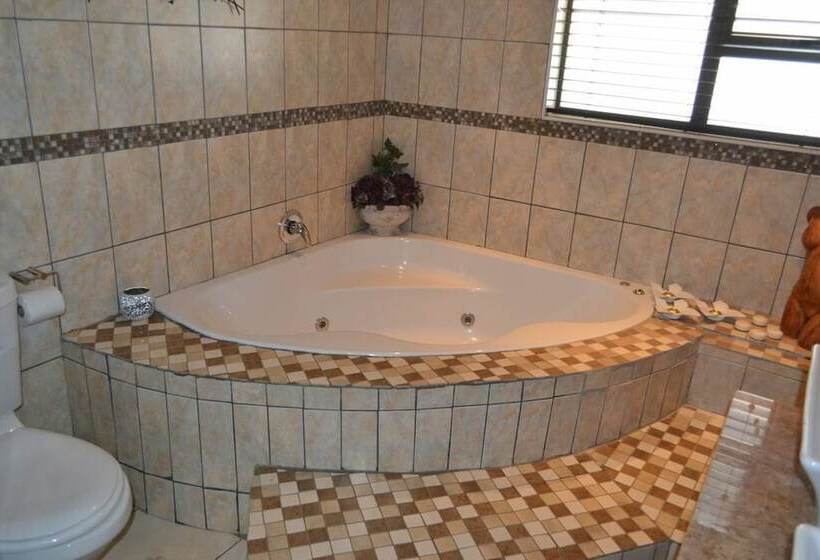 פנסיון Ikhanda Guesthouse