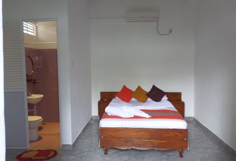 פנסיון Leo S Home Stay