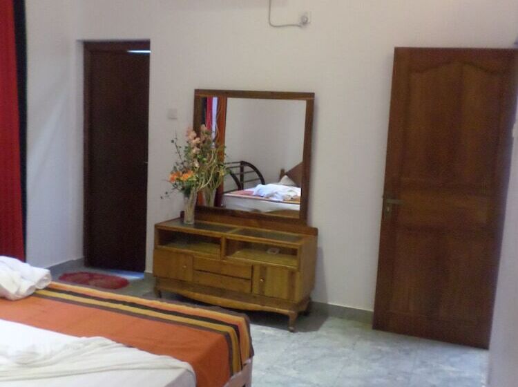 פנסיון Leo S Home Stay