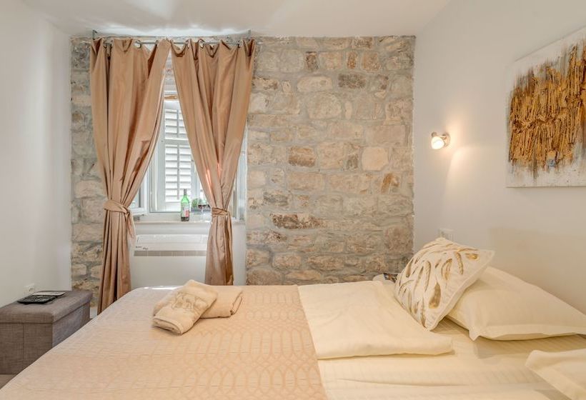 ペンション Marti Luxury Rooms