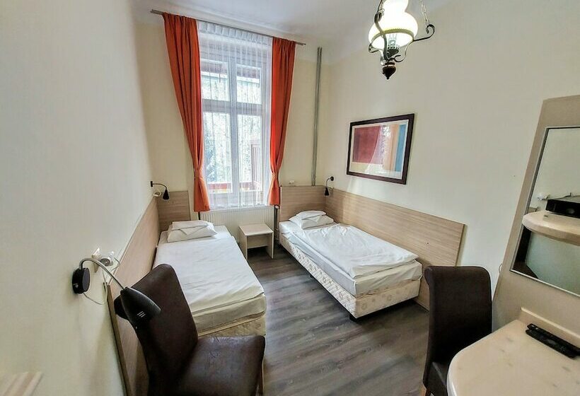 펜션 Penzión Jesenský