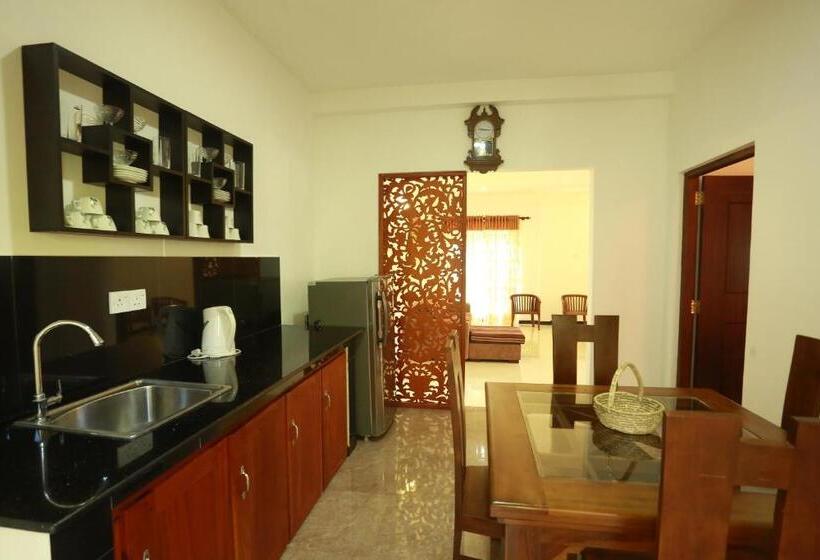 펜션 River Breeze Villa Bentota