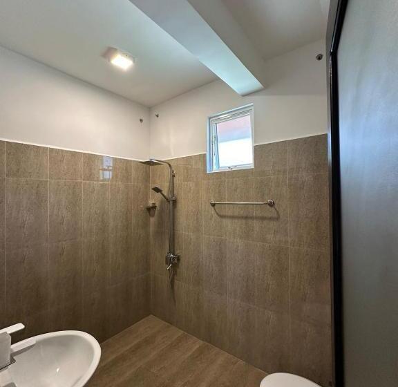 펜션 River Breeze Villa Bentota