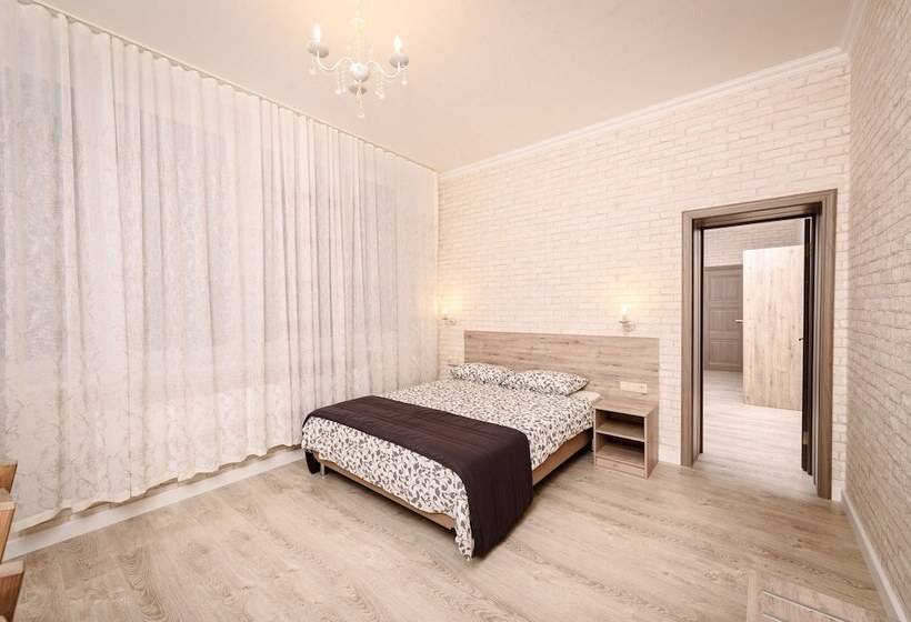 پانسیون Zhuravli