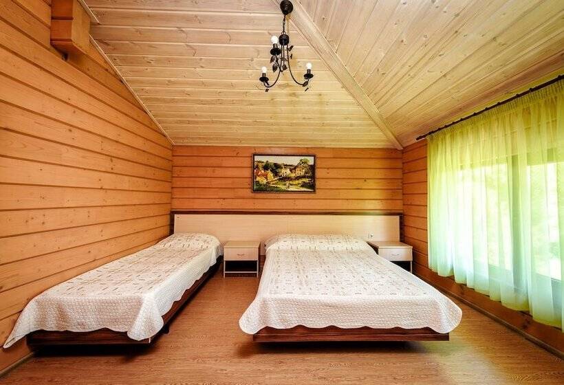 پانسیون Zhuravli