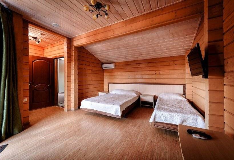 پانسیون Zhuravli