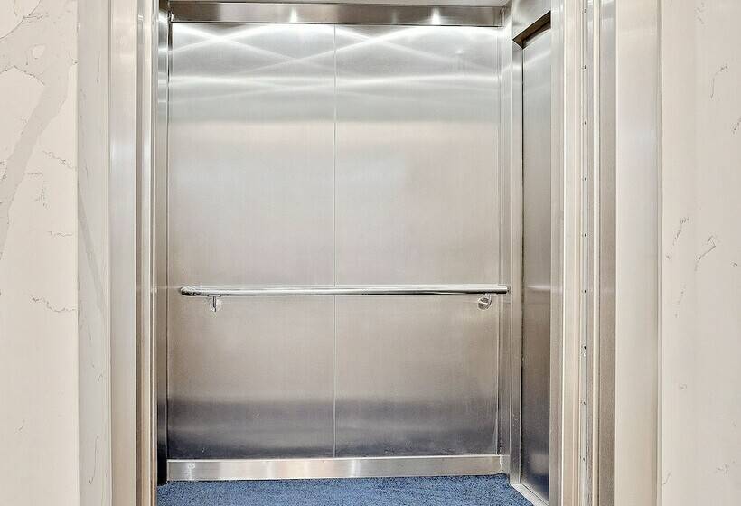 The Hamptons Apartments   Port Melbourne