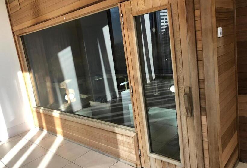 Aussie Escape Apartments Skyline Collins Tower