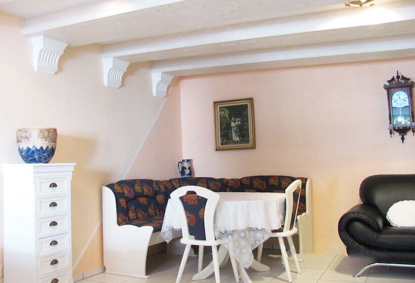 Apartment Storchenfärbe